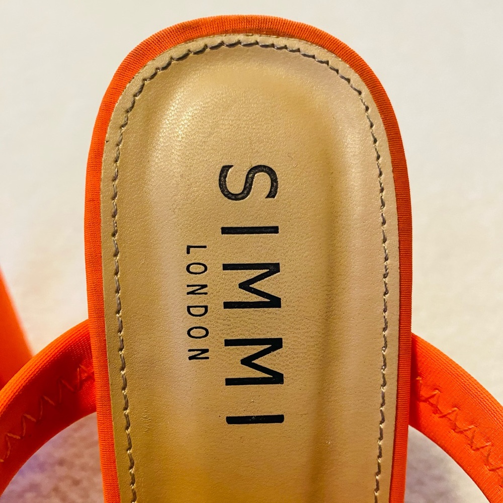 Almost Brand New - Super Gorgeous High Qualit  Heels By SIMMI / London - box 2 - Picture 7 of 9